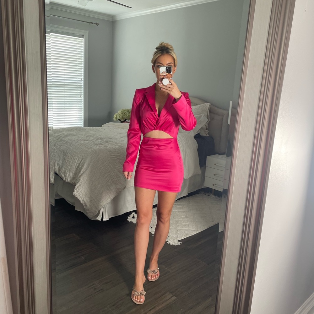Revolve Lovers and Friends Andie Blazer Dress‎ in Raspberry Pink - Picture 4 of 16